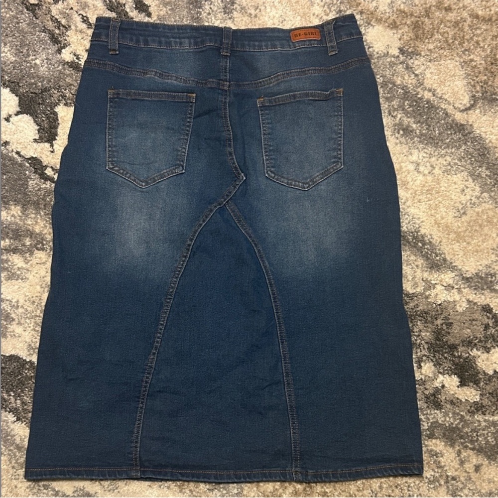 Elegant Blue Denim Midi Skirt - Picture 3 of 4